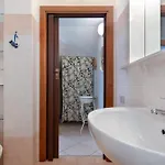 Guesthost - La Casa Di Gianna